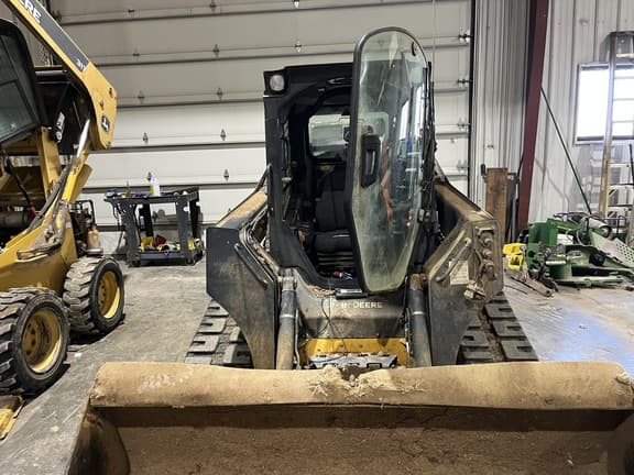 Image of John Deere 325G equipment image 4