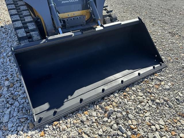 Image of John Deere 325G equipment image 3