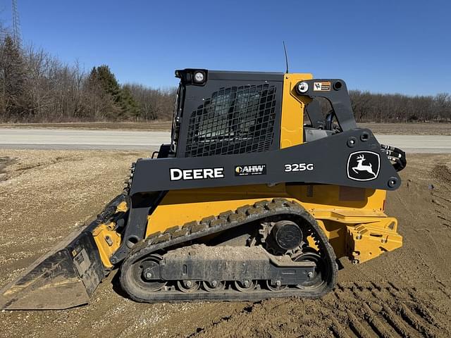 Image of John Deere 325G equipment image 1