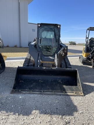 Image of John Deere 325G equipment image 4