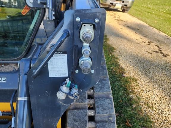 Image of John Deere 325G equipment image 3