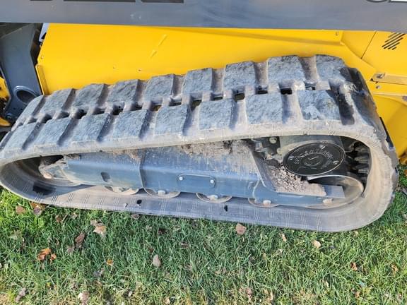 Image of John Deere 325G equipment image 1