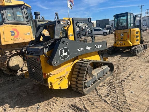 Image of John Deere 325G equipment image 4