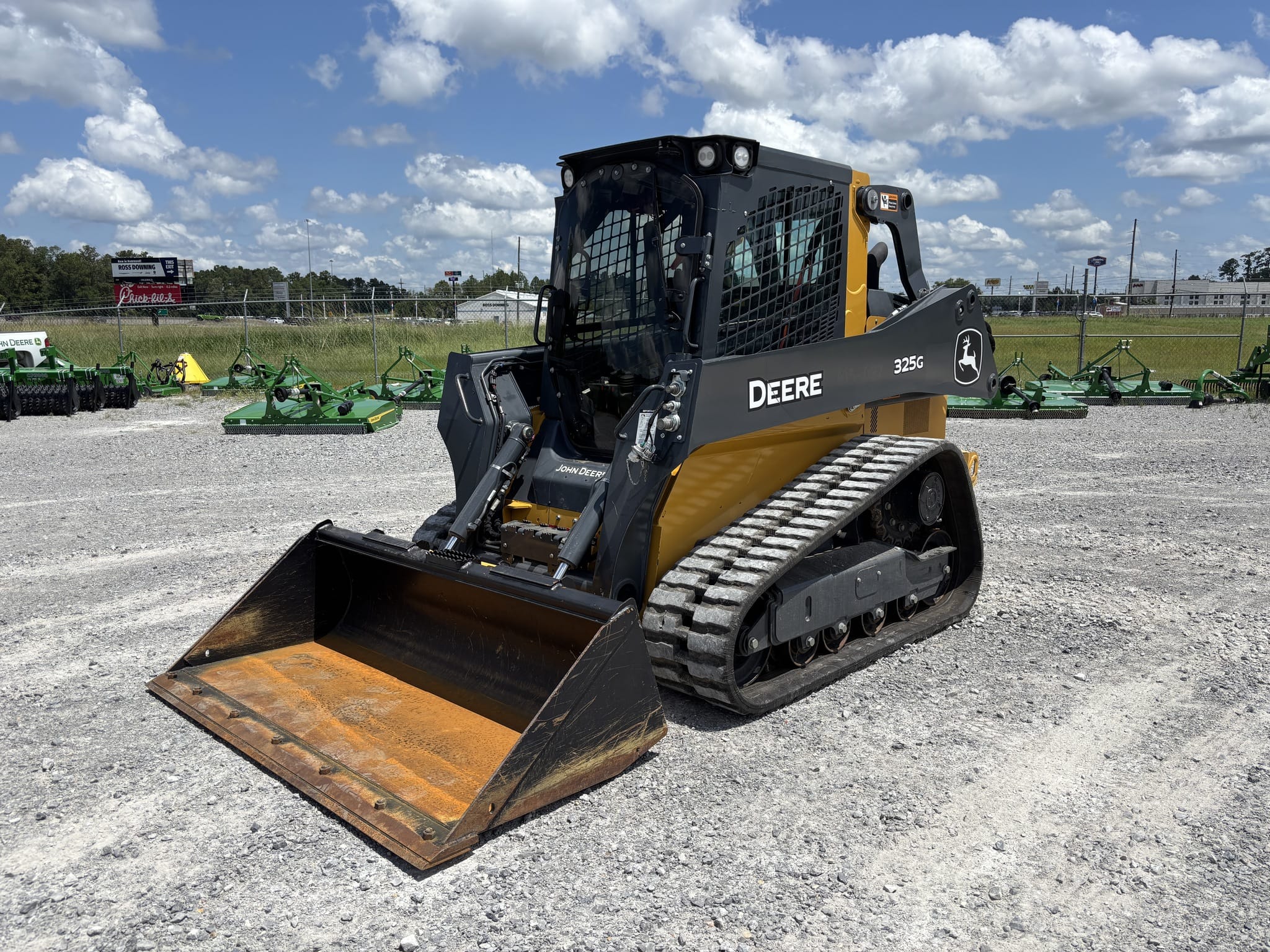 2024 John Deere 325G Equipment Image0