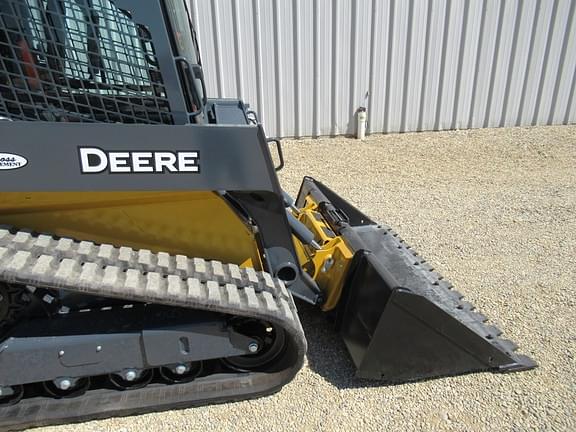 Image of John Deere 325G equipment image 3