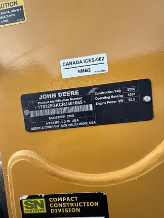 Image of John Deere 325G equipment image 4