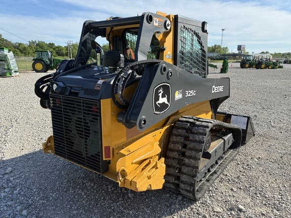 Image of John Deere 325G equipment image 4