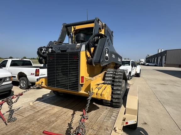 Image of John Deere 325G equipment image 3