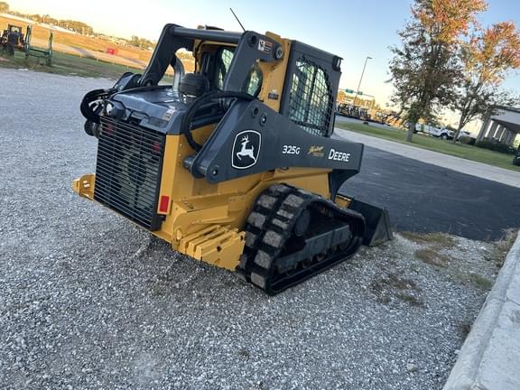 Image of John Deere 325G equipment image 4