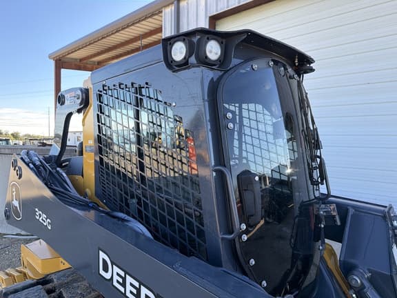 Image of John Deere 325G equipment image 4