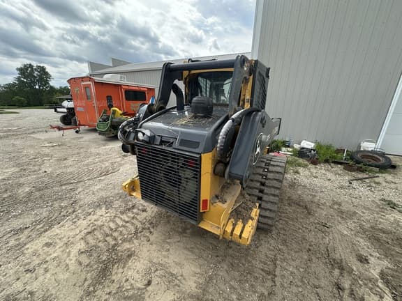Image of John Deere 325G equipment image 4