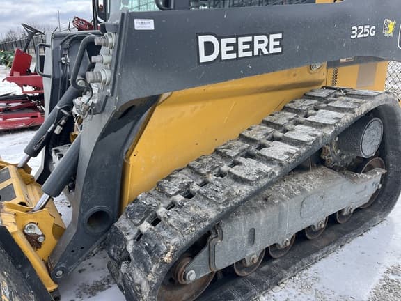 Image of John Deere 325G equipment image 4