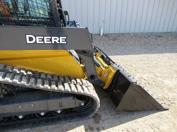 Image of John Deere 325G equipment image 3