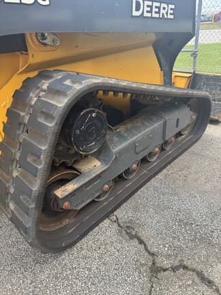 Image of John Deere 325G equipment image 4