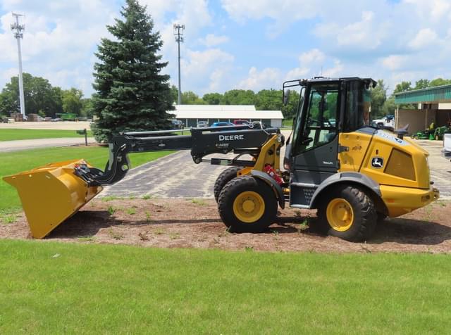 Image of John Deere 326P equipment image 3