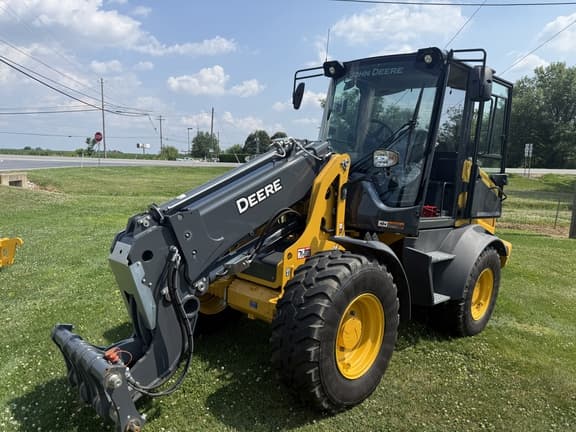 Image of John Deere 326P equipment image 3