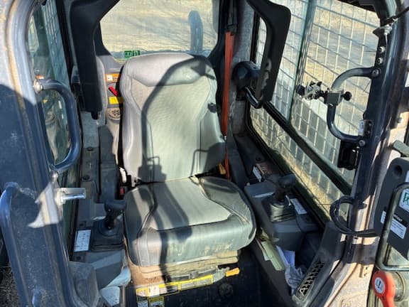 Image of John Deere 330P equipment image 4