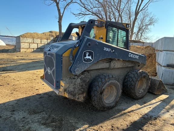 Image of John Deere 330P equipment image 1