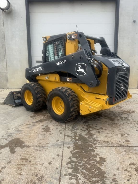 Image of John Deere 330 equipment image 3