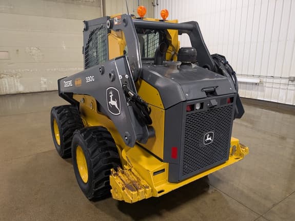 Image of John Deere 330G equipment image 2