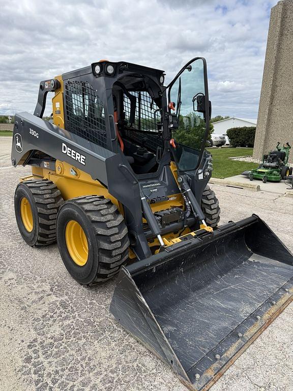 Image of John Deere 330G equipment image 1
