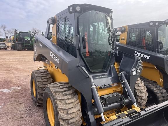 Image of John Deere 330G equipment image 1