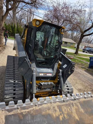 Image of John Deere 331P equipment image 3