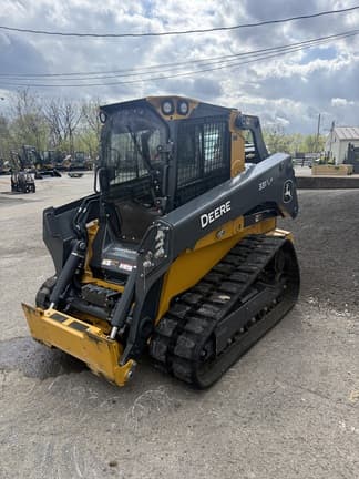 Image of John Deere 331P equipment image 1