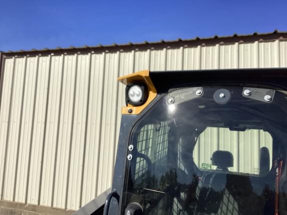 Image of John Deere 331P equipment image 4