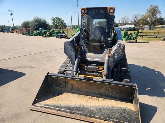 Image of John Deere 331P equipment image 2