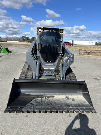 Image of John Deere 331P equipment image 1