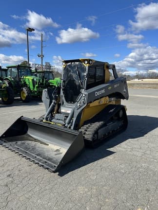 Image of John Deere 331P equipment image 4
