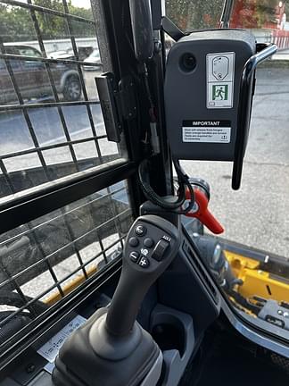 Image of John Deere 331P equipment image 3
