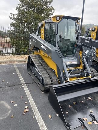 Image of John Deere 331 equipment image 1