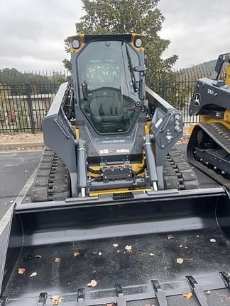 Image of John Deere 331 equipment image 2