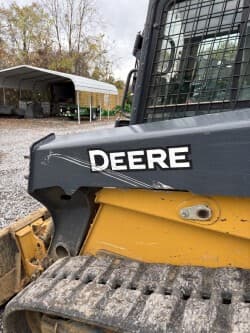 Image of John Deere 331P equipment image 3