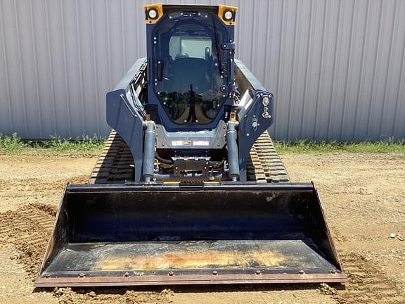 Image of John Deere 331P equipment image 3