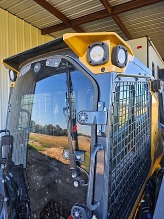 Image of John Deere 331P equipment image 3