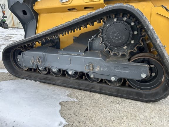 Image of John Deere 331P equipment image 4