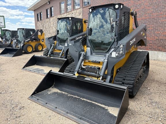 Image of John Deere 331G Primary image