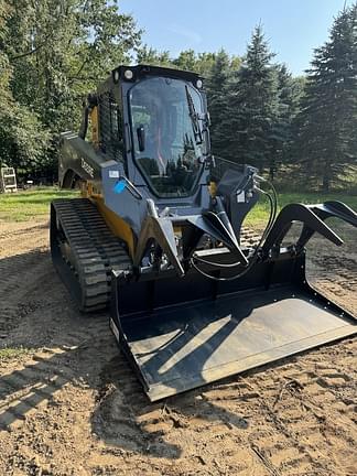 Image of John Deere 331G Primary image