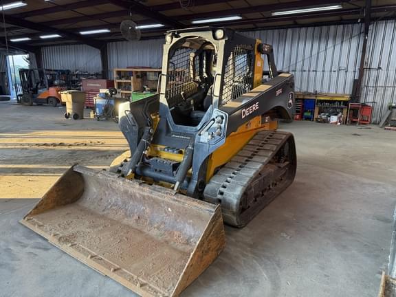 Image of John Deere 331G equipment image 2