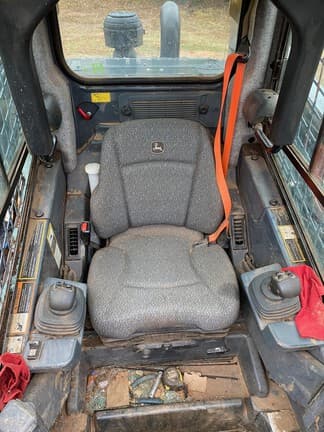 Image of John Deere 331G equipment image 2