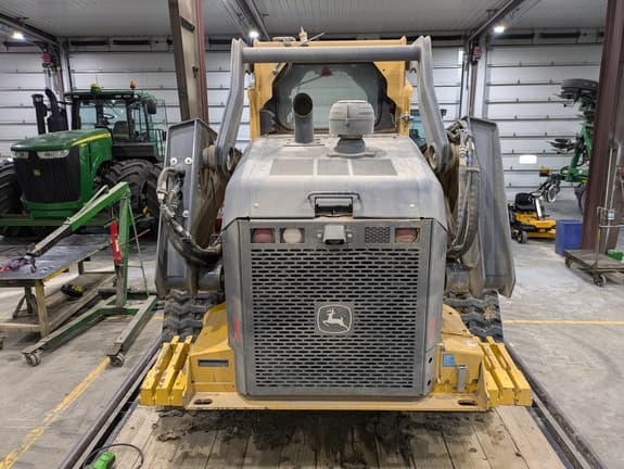 Image of John Deere 331G equipment image 3