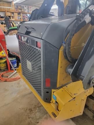 Image of John Deere 331G equipment image 3