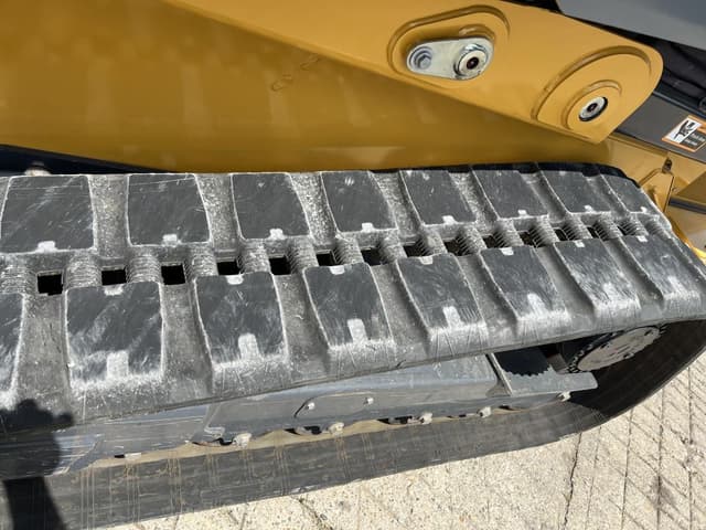 Image of John Deere 331P equipment image 4
