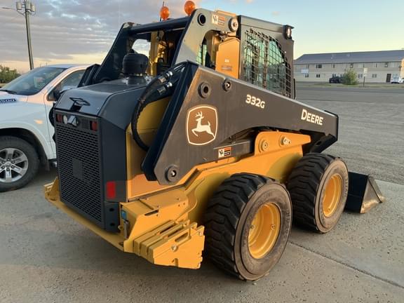 Image of John Deere 332G equipment image 2