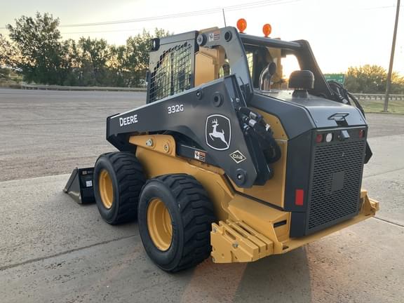 Image of John Deere 332G equipment image 1