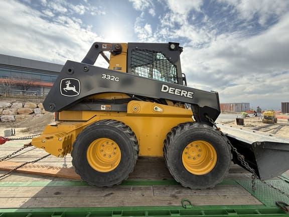 Image of John Deere 332G equipment image 1