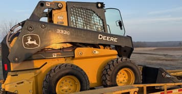 Main image John Deere 332G